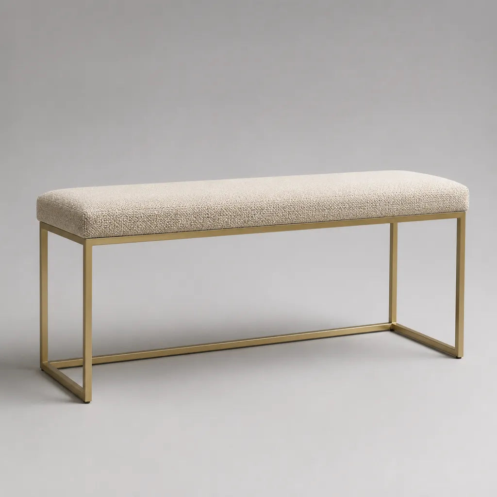 Panca imbottita rettangolare in tessuto curvo e acciaio dorato, avorio, 120 × 40 × 48 cm